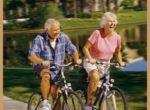 Retired_couple_on_bikes